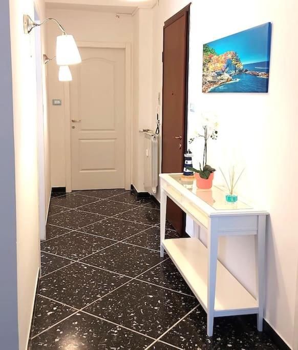 Elegante Appartamento La Spezia Centro Bagian luar foto