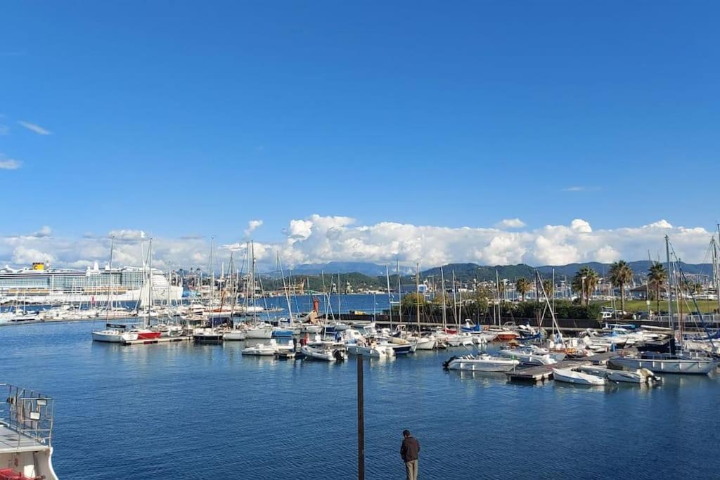Elegante Appartamento La Spezia Centro Bagian luar foto